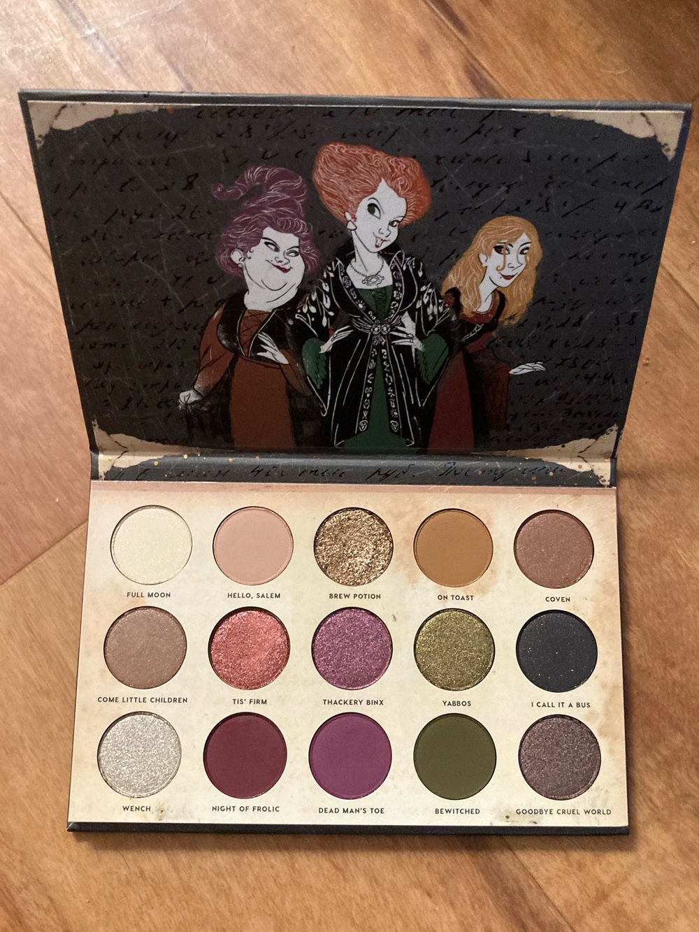 COLOURPOP x HOCUS POCUS 'Gather Round Sisters' Eyeshadow Palette - 15 shades - Picture 5 of 12